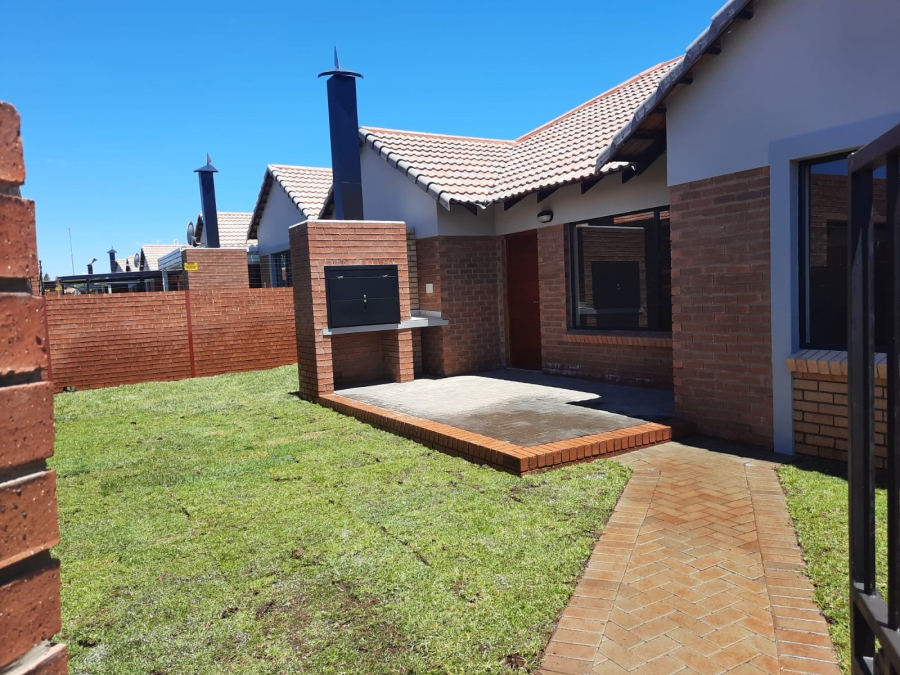 To Let 3 Bedroom Property for Rent in Langenhovenpark Free State